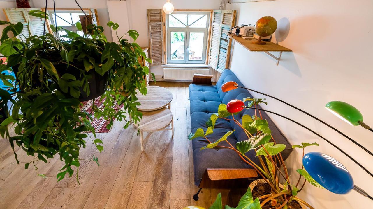 Вилла Charming Renovated Old House Kruibeke Экстерьер фото